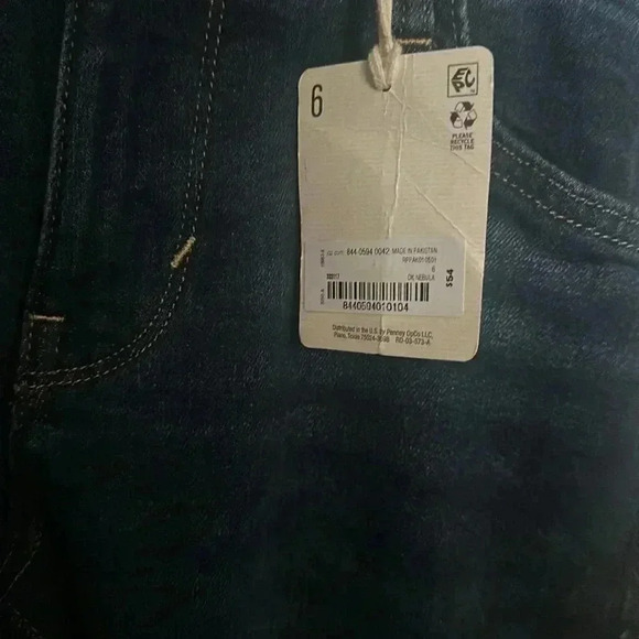 A.N.A Low Rise Straight Distressed Jeans size 6 - Picture 4 of 7